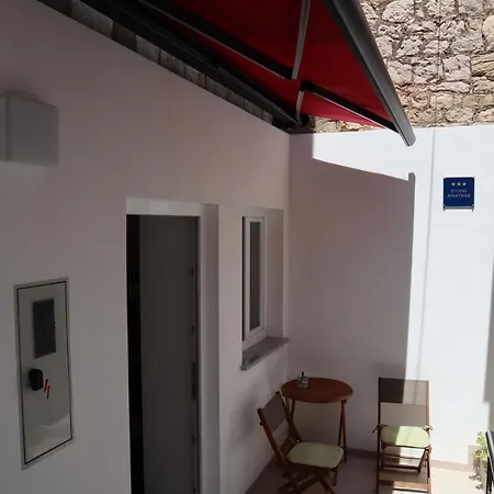 Luxury Luka Omis